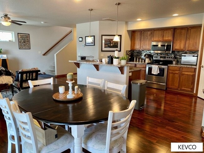Building Photo - Expansive Newer Construction Townhome!