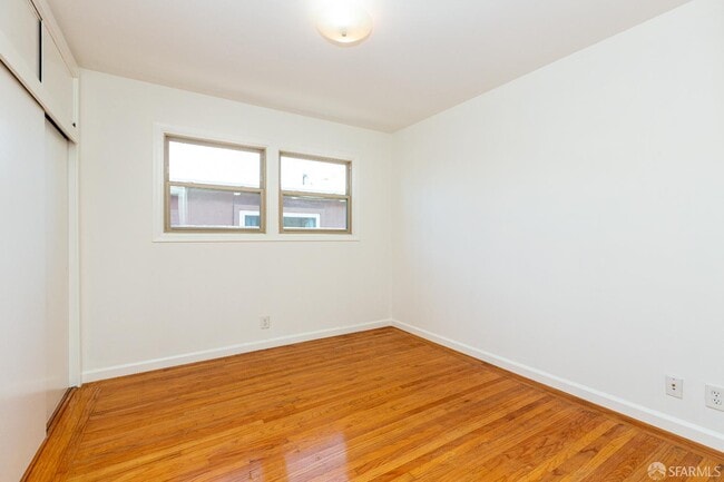 Building Photo - 720 Santa Paula Ave