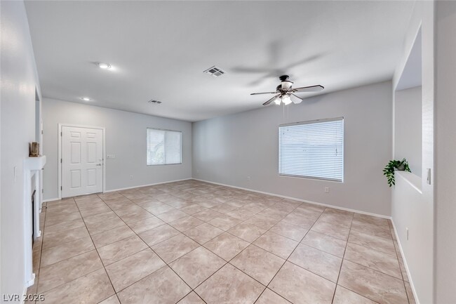 Building Photo - 2343 Schaeffer Hills Dr