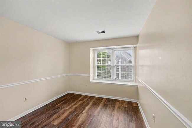 Building Photo - 8619 Beekman Pl