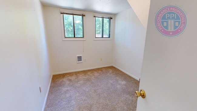 Building Photo - Beaumont - Prime Location!  Great Floor-Plan, Fully Fenced Yard, Pet Friendly!!