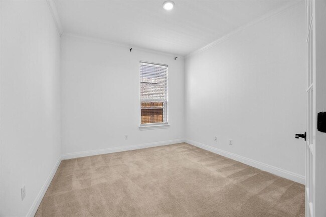 Building Photo - 22212 Coyote Cave Trl
