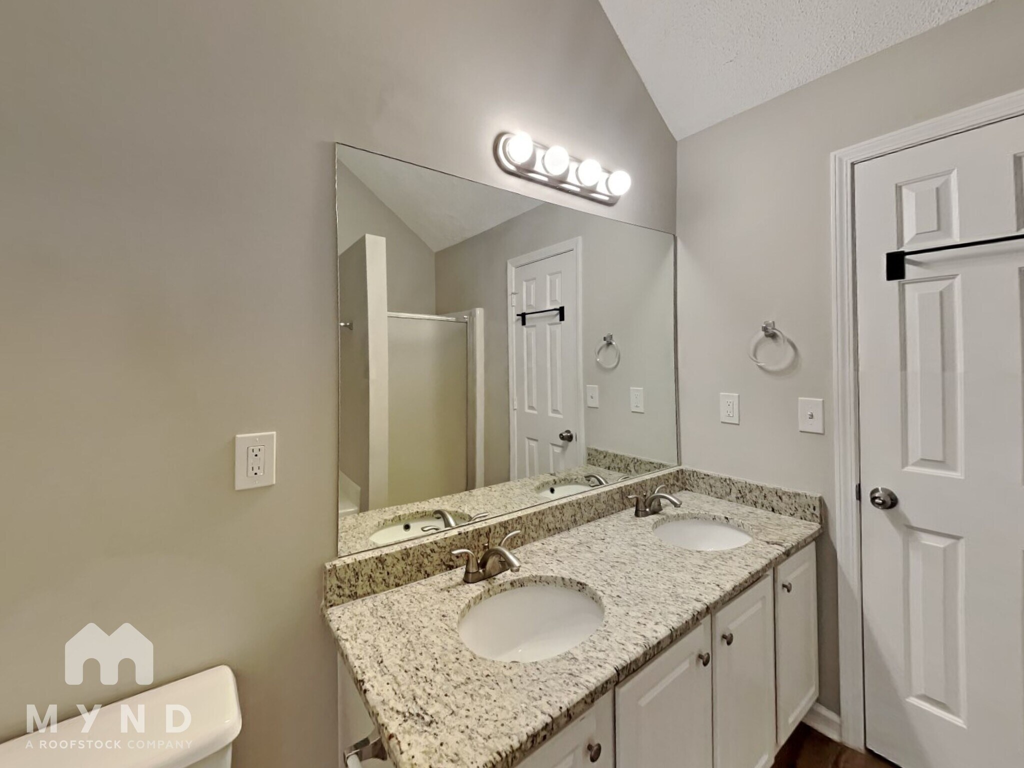 Building Photo - 1013 Vineyard Walk