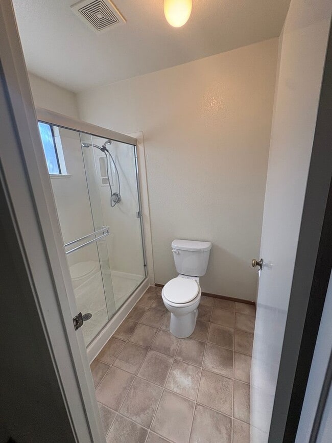 Building Photo - Spacious 3bed/2bath home in Antelope