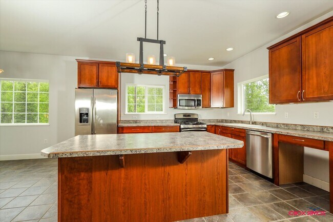 Building Photo - 2 BD, 2 BA Single-Family with Airstrip acc...
