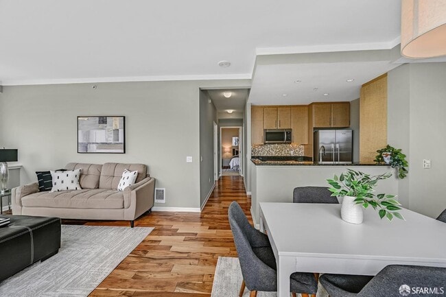 Building Photo - 400 Beale St