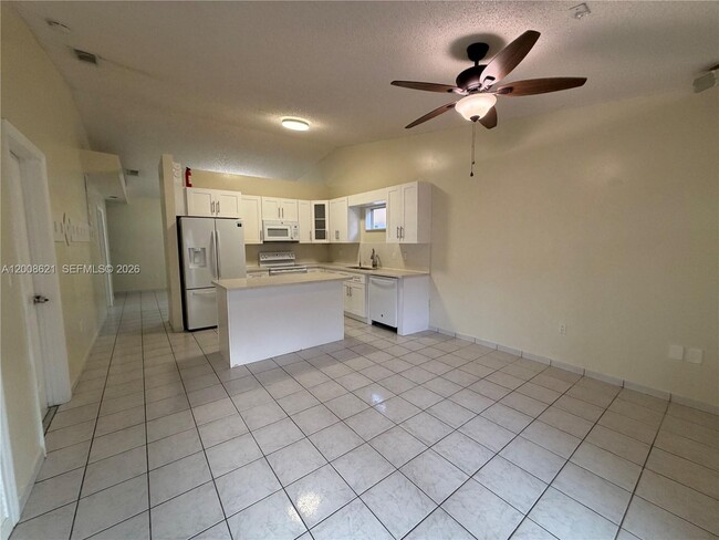 Building Photo - 3159 W 73rd Pl
