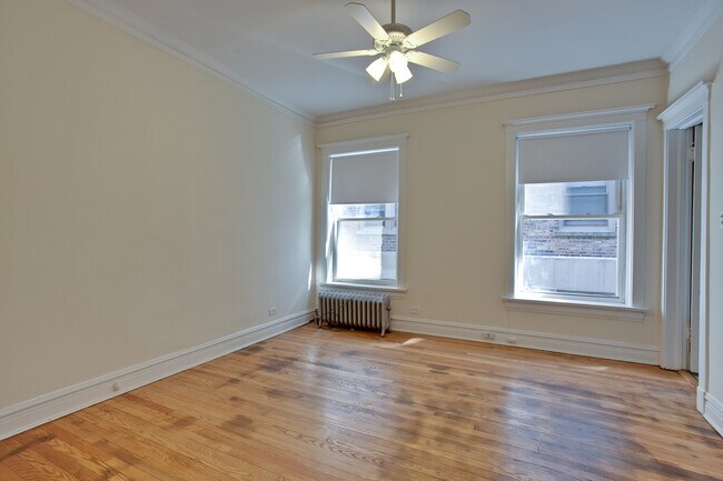 Building Photo - 5121 S Kenwood Ave