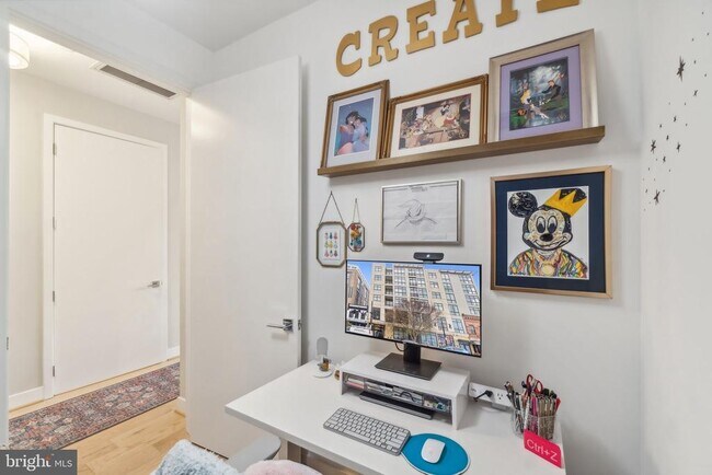 Building Photo - 646 H St NE