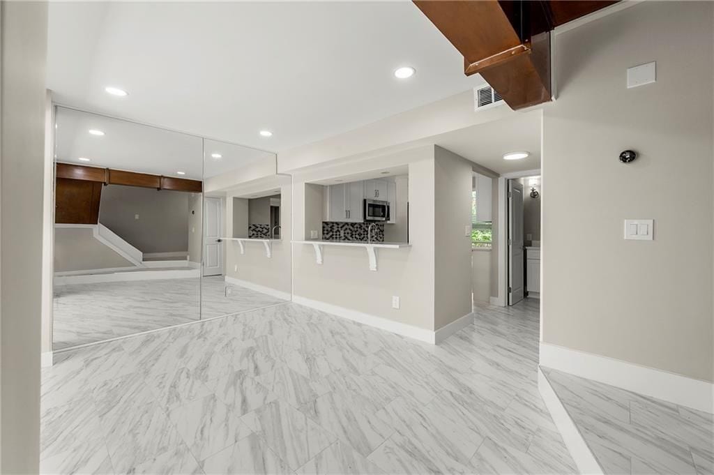 Building Photo - 1009 Riverbend Club Dr SE