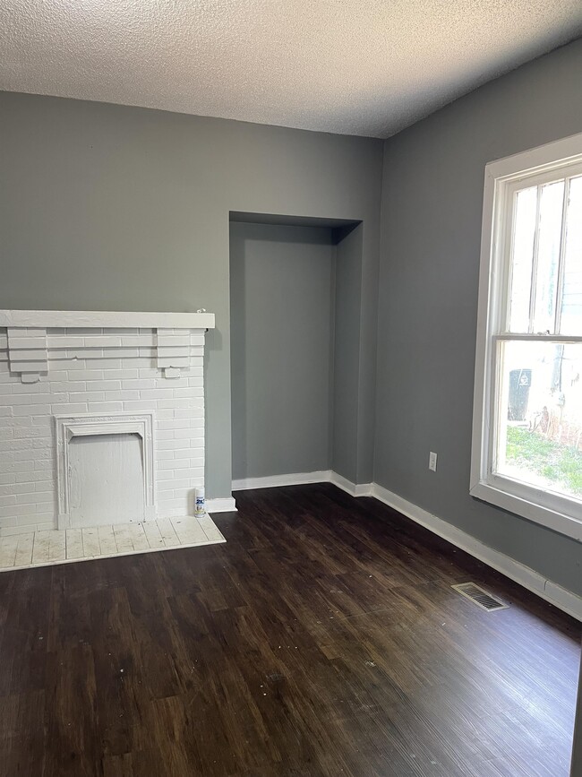 Building Photo - 1241 E 35th St