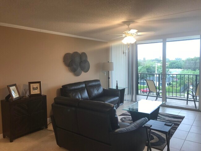 Building Photo - 5600 N Flagler Dr