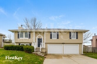 Building Photo - 709 E 16th St