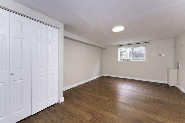 Building Photo - 4 bedroom in Seattle WA 98103