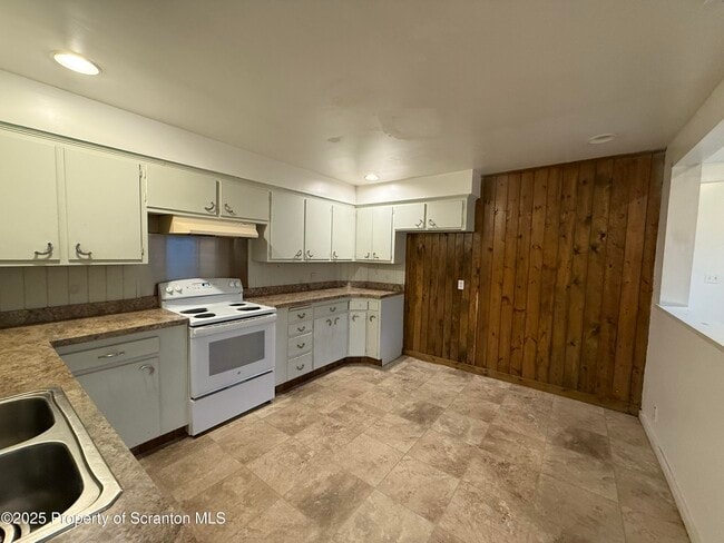 Building Photo - 457 Madison Ave