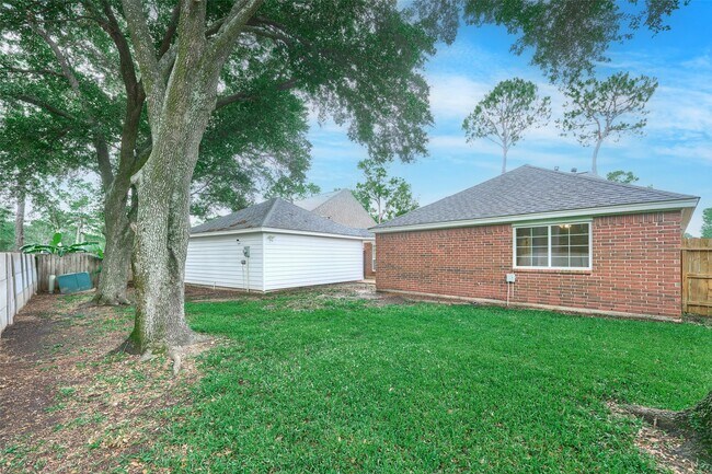 Building Photo - 15854 Knolls Lodge Dr