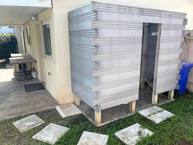 Building Photo - Charming Updated South O  BEACH HOUSE, Hug...