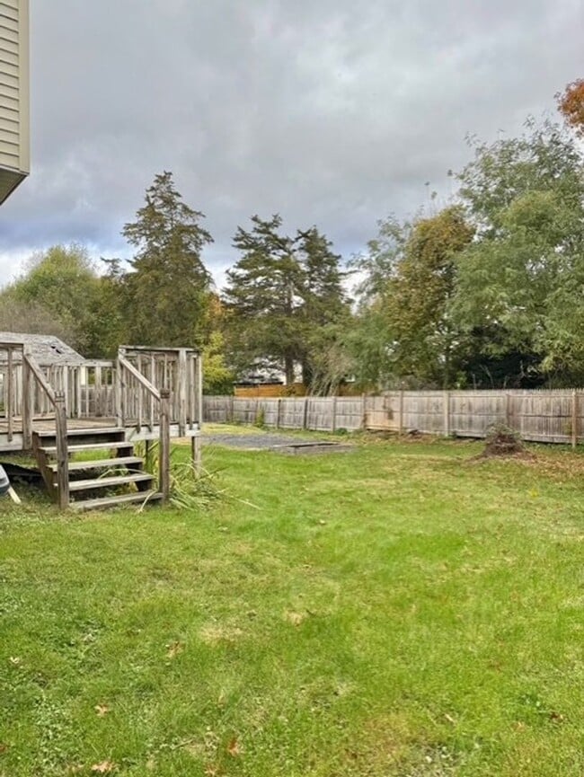 Building Photo - 120 Hinsdale St