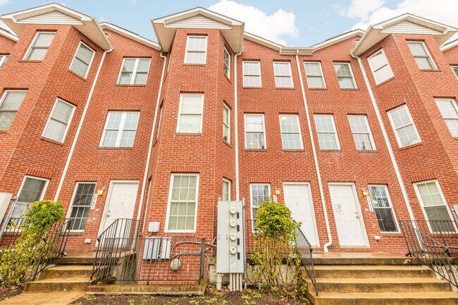 Building Photo - 1753 W St SE