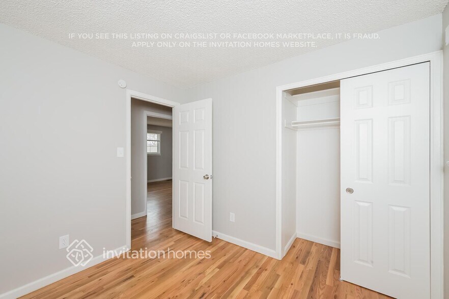 Building Photo - 3760 W 95th Pl