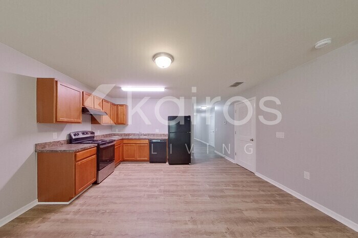 Building Photo - 2103 Roosevelt Ave