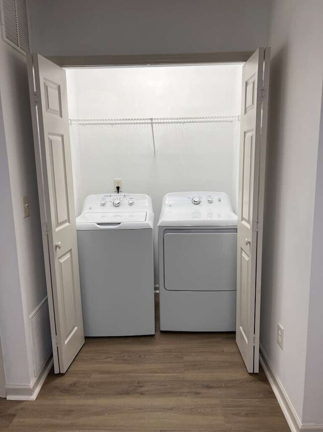 Building Photo - 132 Darley Dale Loop