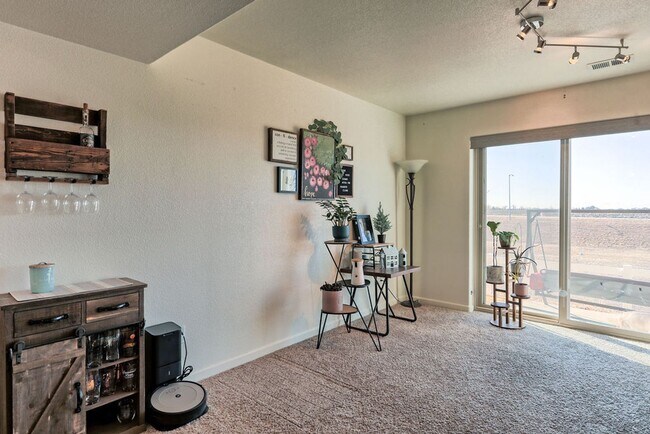 Building Photo - 3 Bedroom 2 1/2 Bath Townhome in Wellington