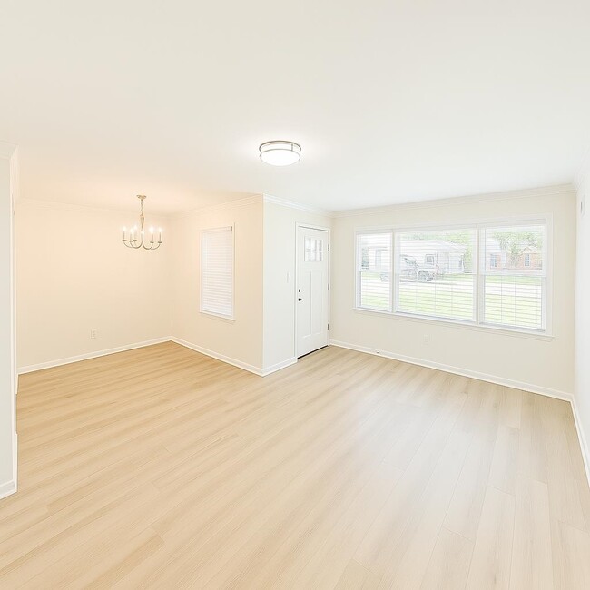 Building Photo - 1500 Ivy Rd