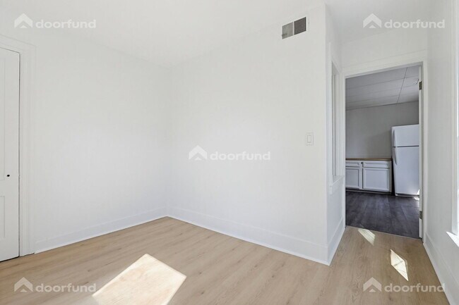 Building Photo - 17 Wachusett St