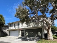 Building Photo - 2637 Yardarm Ave