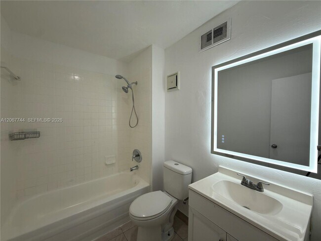 Building Photo - 7801 S Colony Cir