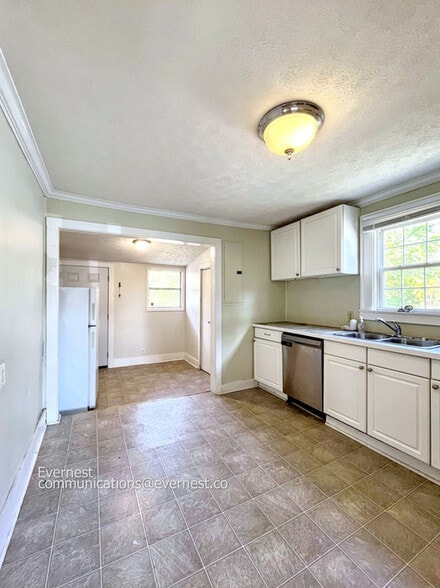 Building Photo - 1304 Joseph Ave