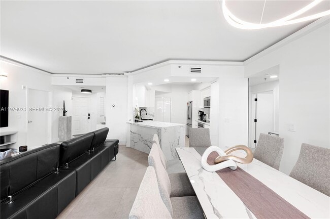 Building Photo - 3255 NE 184th St