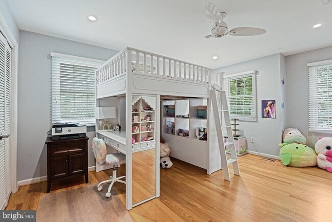 Building Photo - 8633 Janet Ln