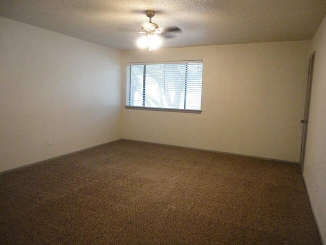 Building Photo - 6654 Montauk Dr