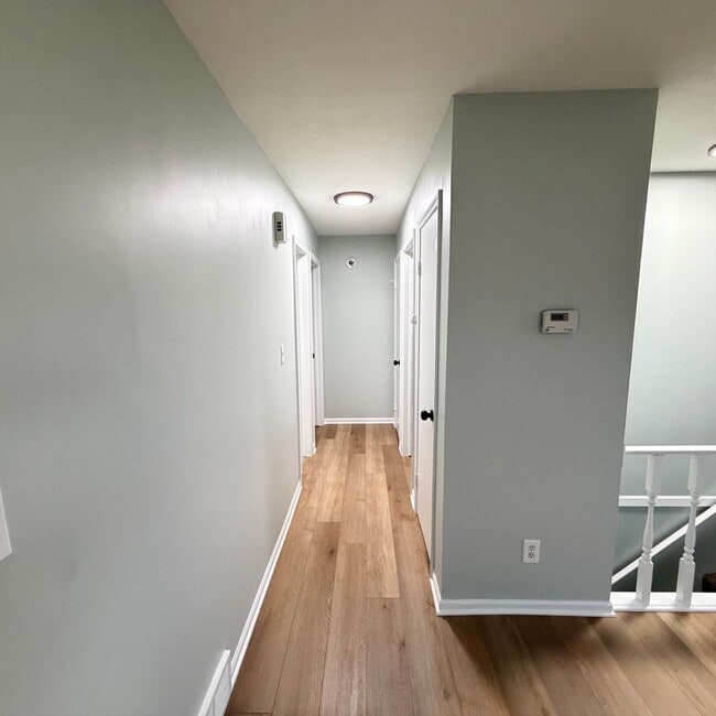 Building Photo - Remodeled Two bedroom duplex in Kellogsville School District!