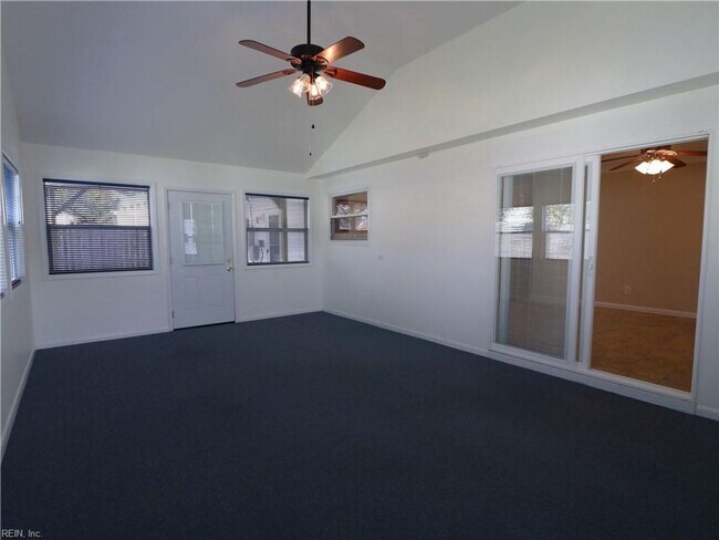 Building Photo - 615 Minute Men Rd