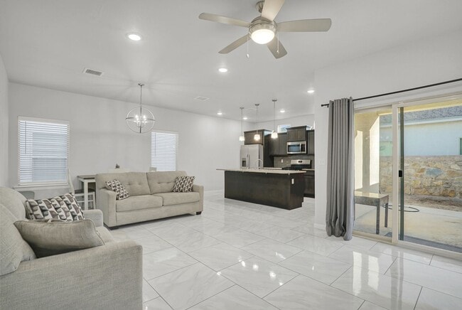 Building Photo - Upper Valley 2 Bedroom 2.5 Bath