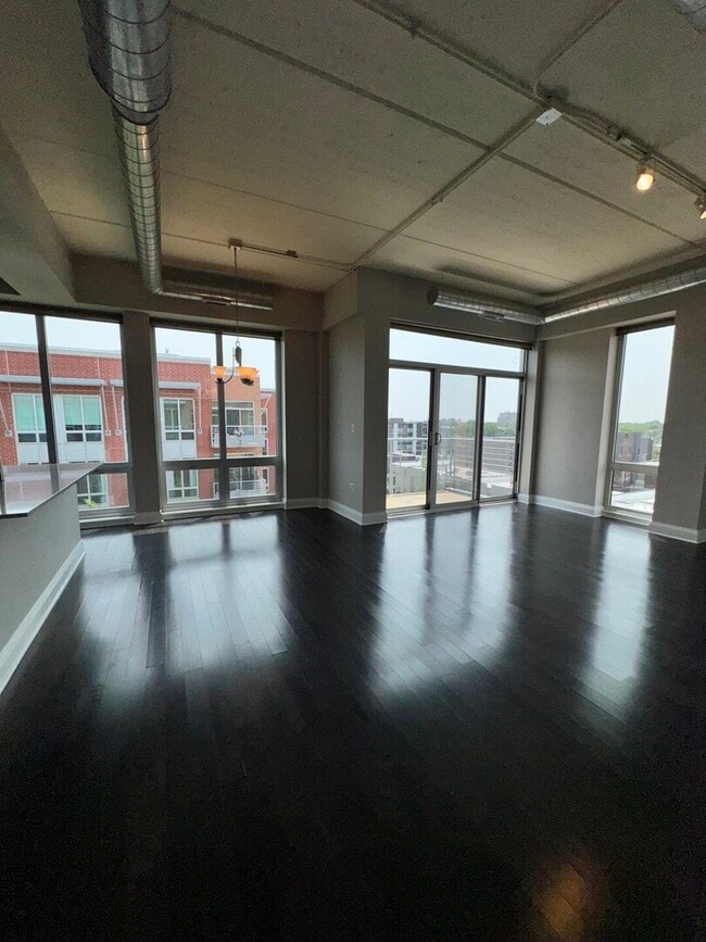 Building Photo - 4846 N Clark St