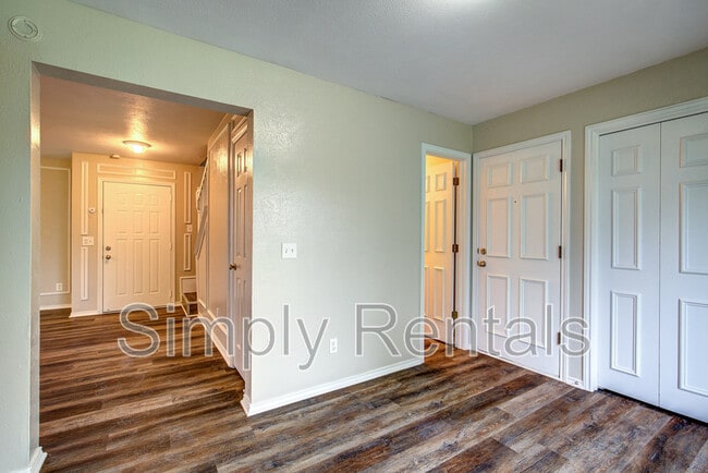 Building Photo - 2003 Hackberry Cir