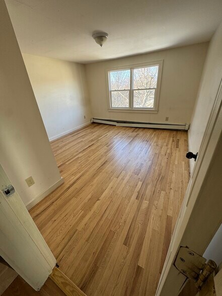 Building Photo - 49 Summer St