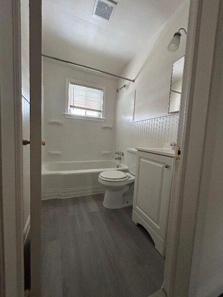 Building Photo - 1932 Penhall Rd