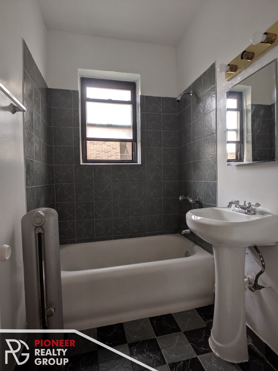 Building Photo - 4847 N Damen Ave