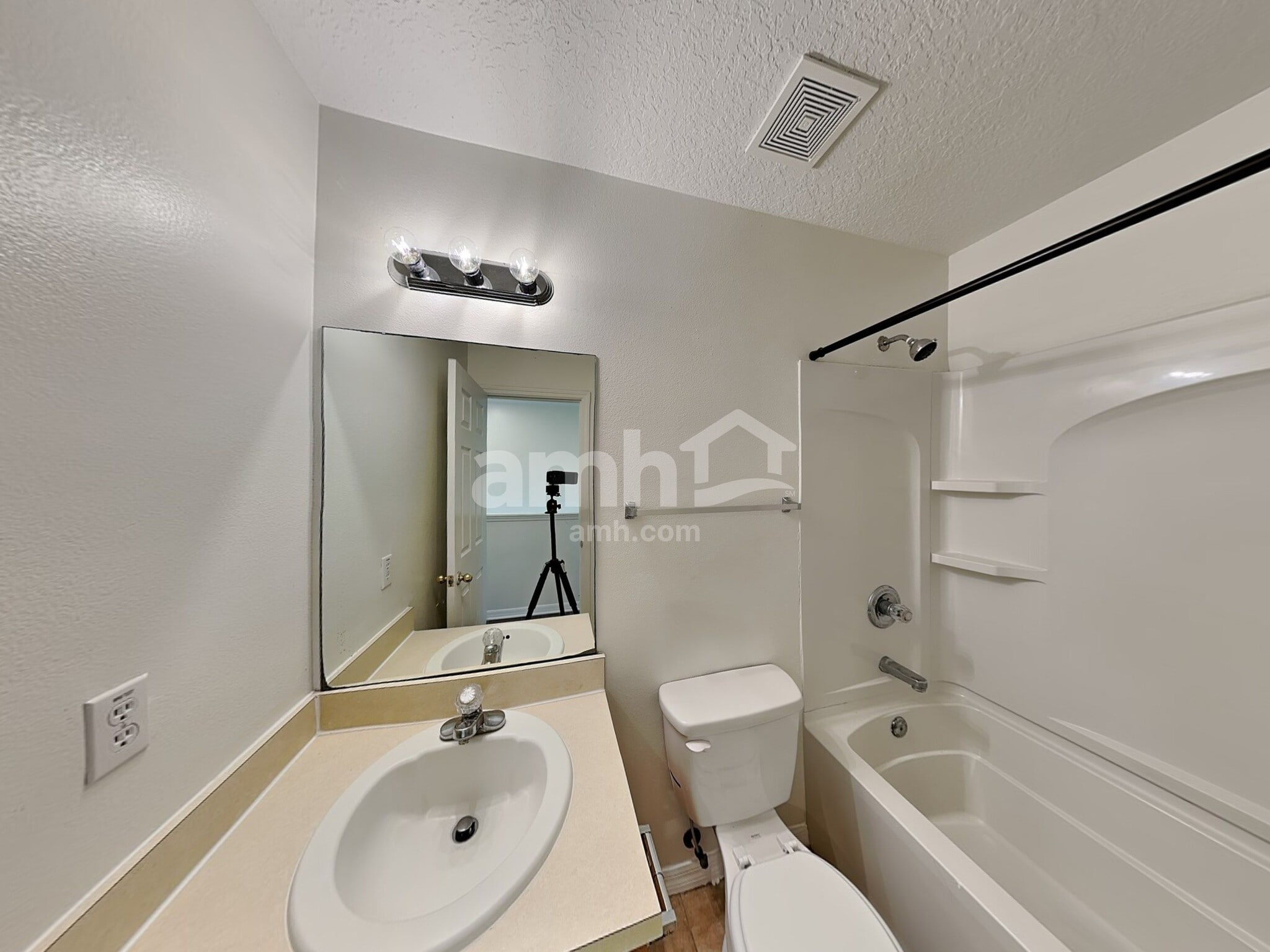 Building Photo - 5500 Paradise Cay Cir