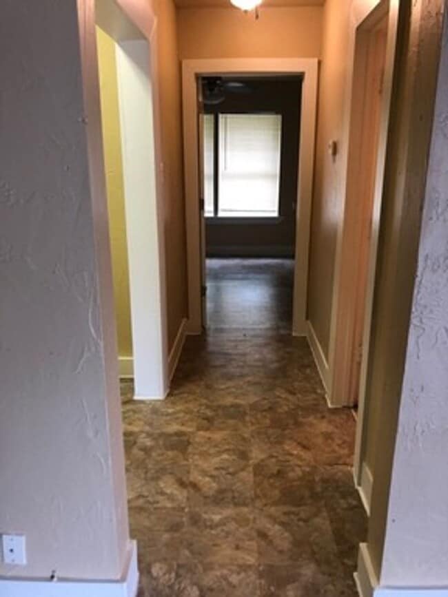 Building Photo - 3431 N Littlejohn Ave