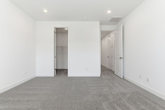 Building Photo - Brand New Mount Juliet Townhome