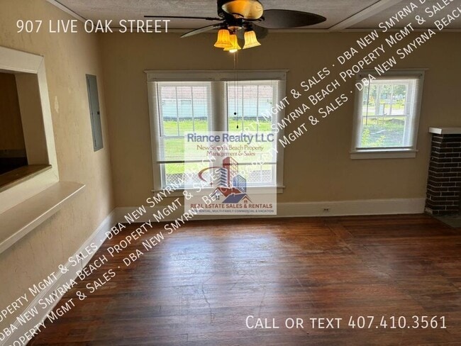 Building Photo - 907 Live Oak St