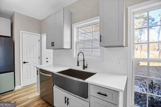 Building Photo - 204 Victoria Trace