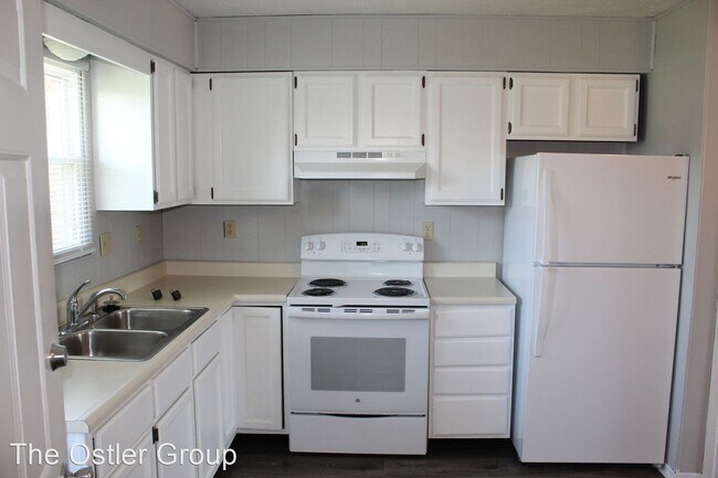 Building Photo - 2 br, 1 bath House - 120 Smith Street