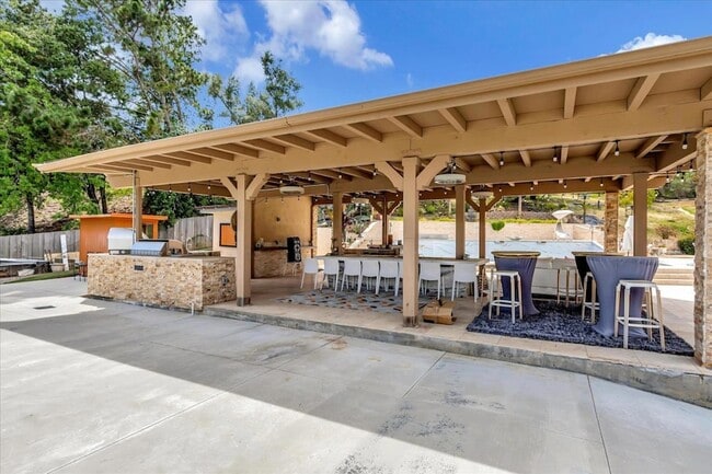 Building Photo - 15219 Sobey Rd